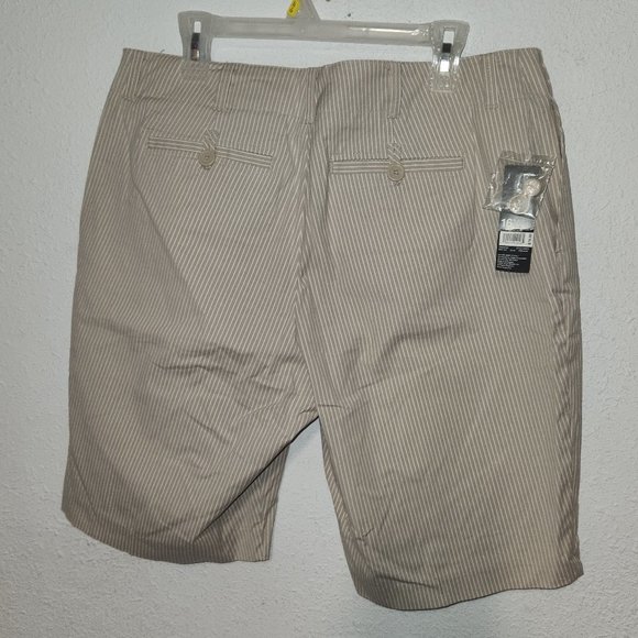 Mossino Ladie's stretch shorts, in size 16W NWT - Picture 3 of 12